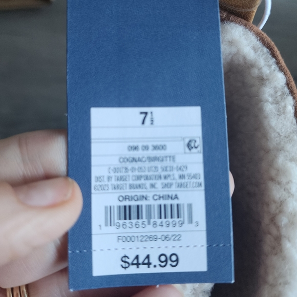 Universal Threads Insulated Boot - Picture 5 of 6